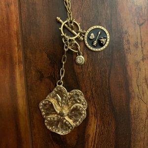 NWOT CABi Charming Necklace